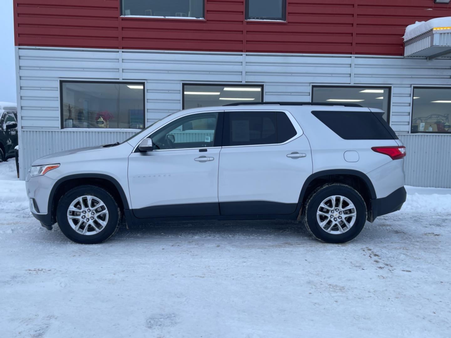 2019 Silver /charcoal cloth Chevrolet Traverse LT Cloth AWD (1GNEVGKW4KJ) with an 3.6L V6 DOHC 24V engine, 9A transmission, located at 1960 Industrial Drive, Wasilla, 99654, (907) 274-2277, 61.573475, -149.400146 - Photo#2